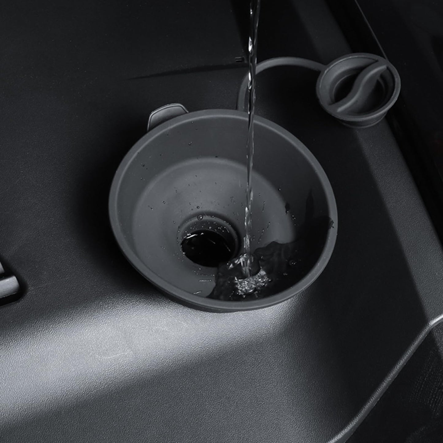 NOLOWY Automatischer Trichter für Flüssigkeiten, Flüssigkeitswechsel-Trichter, Nachfüllwerkzeug für Tesla-Modell 3/Y, gleichmäßiges Ausgießen aus ABS-Material in Wie Abgebildet